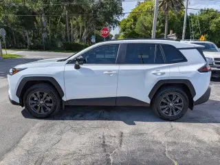 Toyota RAV4 2026 XLE Premium 4 SUV
