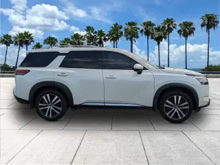 Nissan Pathfinder 2024 Platinum 4dr SUV