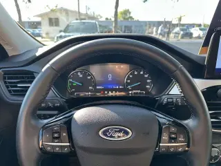 Ford Escape Híbrido Enchufable 2022 SE 4dr SUV