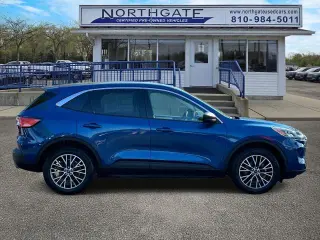 Ford Escape Híbrido Enchufable 2022 SE 4dr SUV