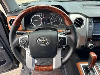 Toyota Tundra 2014 4x4 Edición 1794 Cabina CrewMax 4 puertas Cajón SB (5.7L V8)