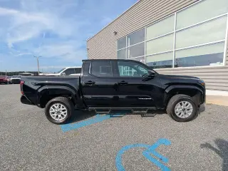 Toyota Tacoma 2026 4x4 Limited 4dr Double Cab 5.0 ft SB