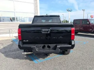 Toyota Tacoma 2026 4x4 Limited 4dr Double Cab 5.0 ft SB