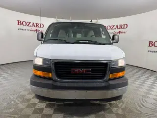 Furgón de carga GMC Savana 2018 2500 3 puertas