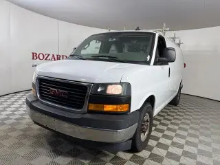 Furgón de carga GMC Savana 2018 2500 3 puertas