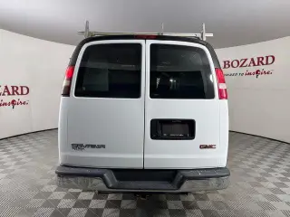 Furgón de carga GMC Savana 2018 2500 3 puertas