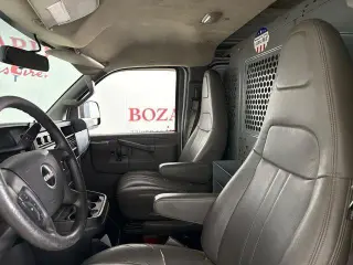 Furgón de carga GMC Savana 2018 2500 3 puertas