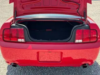 Ford Mustang 2005 GT Deluxe 2dr Fastback
