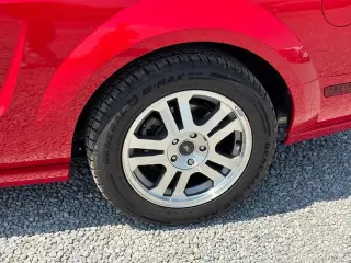 Ford Mustang 2005 GT Deluxe 2dr Fastback