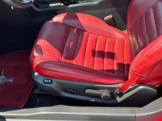 Ford Mustang 2005 GT Deluxe 2dr Fastback