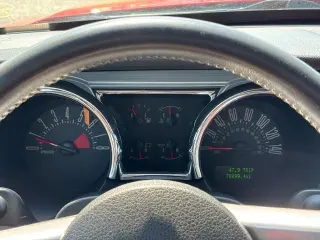 Ford Mustang 2005 GT Deluxe 2dr Fastback
