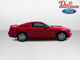 Ford Mustang 2005 GT Deluxe 2dr Fastback