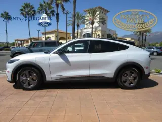 Ford Mustang Mach-E 2023 Select 4dr SUV