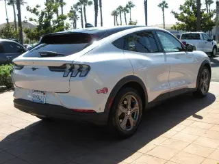 Ford Mustang Mach-E 2023 Select 4dr SUV