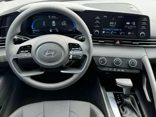Hyundai ELANTRA 2025 SE 4dr Sedán