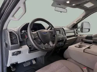 Ford F-250 Super Duty 2019 4x4 XLT 4dr Crew Cab 6.8 ft. SB Pickup