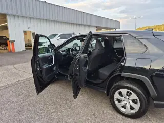 Toyota RAV4 2025 LE 4dr SUV