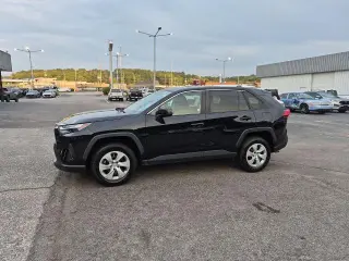 Toyota RAV4 2025 LE 4dr SUV