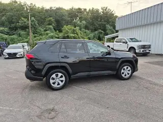 Toyota RAV4 2025 LE 4dr SUV