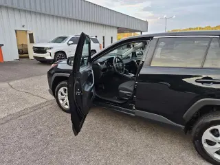 Toyota RAV4 2025 LE 4dr SUV