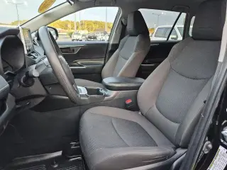 Toyota RAV4 2025 LE 4dr SUV