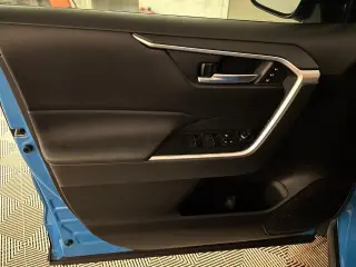 Toyota RAV4 2019 XLE Premium 4 SUV