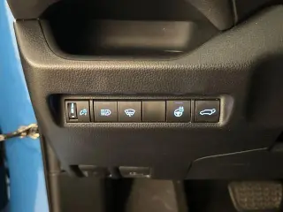 Toyota RAV4 2019 XLE Premium 4 SUV