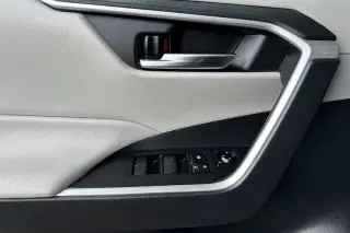 Toyota RAV4 Hybrid 2021 AWD XLE 4dr SUV