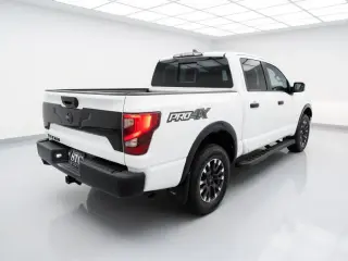 Nissan Titan 2024 4x4 PRO-4X 4dr Crew Cab 5.6 ft. SB