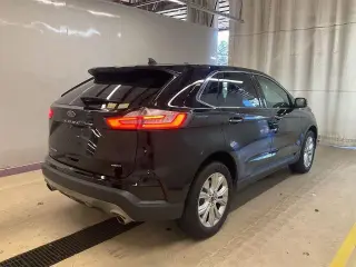 Ford Edge 2023 AWD Titanium 4dr Crossover