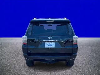 Toyota 4Runner 2016 4x4 SR5 4dr SUV
