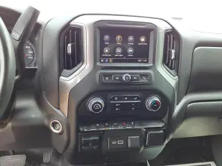 Chevrolet Silverado 1500 2023 4x4 Camioneta de Trabajo 4puertas Cabina Crew 5.8 ft. SB