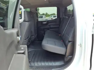Chevrolet Silverado 1500 2023 4x4 Camioneta de Trabajo 4puertas Cabina Crew 5.8 ft. SB