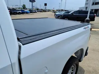 Chevrolet Silverado 1500 2023 4x4 Camioneta de Trabajo 4puertas Cabina Crew 5.8 ft. SB