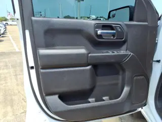 Chevrolet Silverado 1500 2023 4x4 Camioneta de Trabajo 4puertas Cabina Crew 5.8 ft. SB