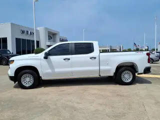 Chevrolet Silverado 1500 2023 4x4 Camioneta de Trabajo 4puertas Cabina Crew 5.8 ft. SB