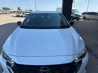 Nissan Sentra 2024 SR 4dr Sedán