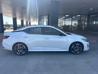 Nissan Sentra 2024 SR 4dr Sedán
