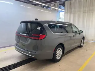 Chrysler Pacifica 2023 Touring L 4dr Mini-Van