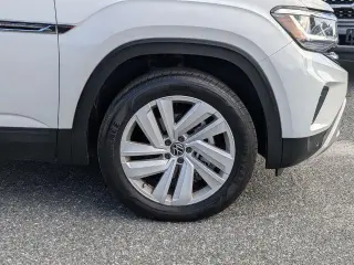 Volkswagen Atlas Cross Sport 2023 V6 SE 4dr SUV con Tecnología