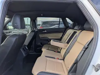 Volkswagen Atlas Cross Sport 2023 V6 SE 4dr SUV con Tecnología