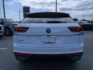 Volkswagen Atlas Cross Sport 2023 V6 SE 4dr SUV con Tecnología