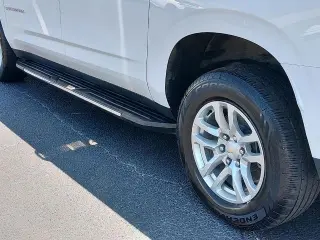 Chevrolet Suburban 2021 4x4 LT 4dr SUV