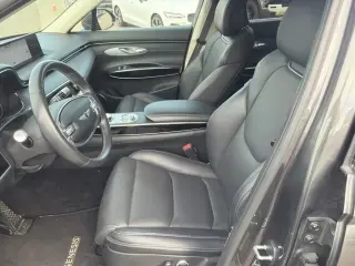 Genesis GV70 2025 AWD 2.5T Standard 4dr SUV