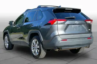 Toyota RAV4 2021 XLE Premium 4dr SUV