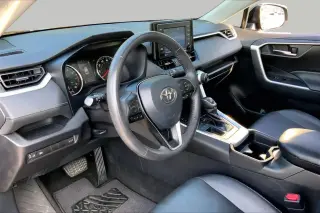 Toyota RAV4 2021 XLE Premium 4dr SUV