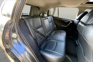 Toyota RAV4 2021 XLE Premium 4dr SUV