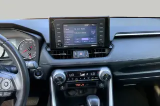 Toyota RAV4 2021 XLE Premium 4dr SUV