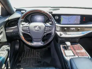 Sedán Lexus LS 500 2018 AWD 4 puertas