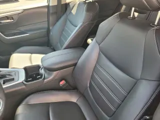 Toyota RAV4 2023 XLE Premium 4dr SUV